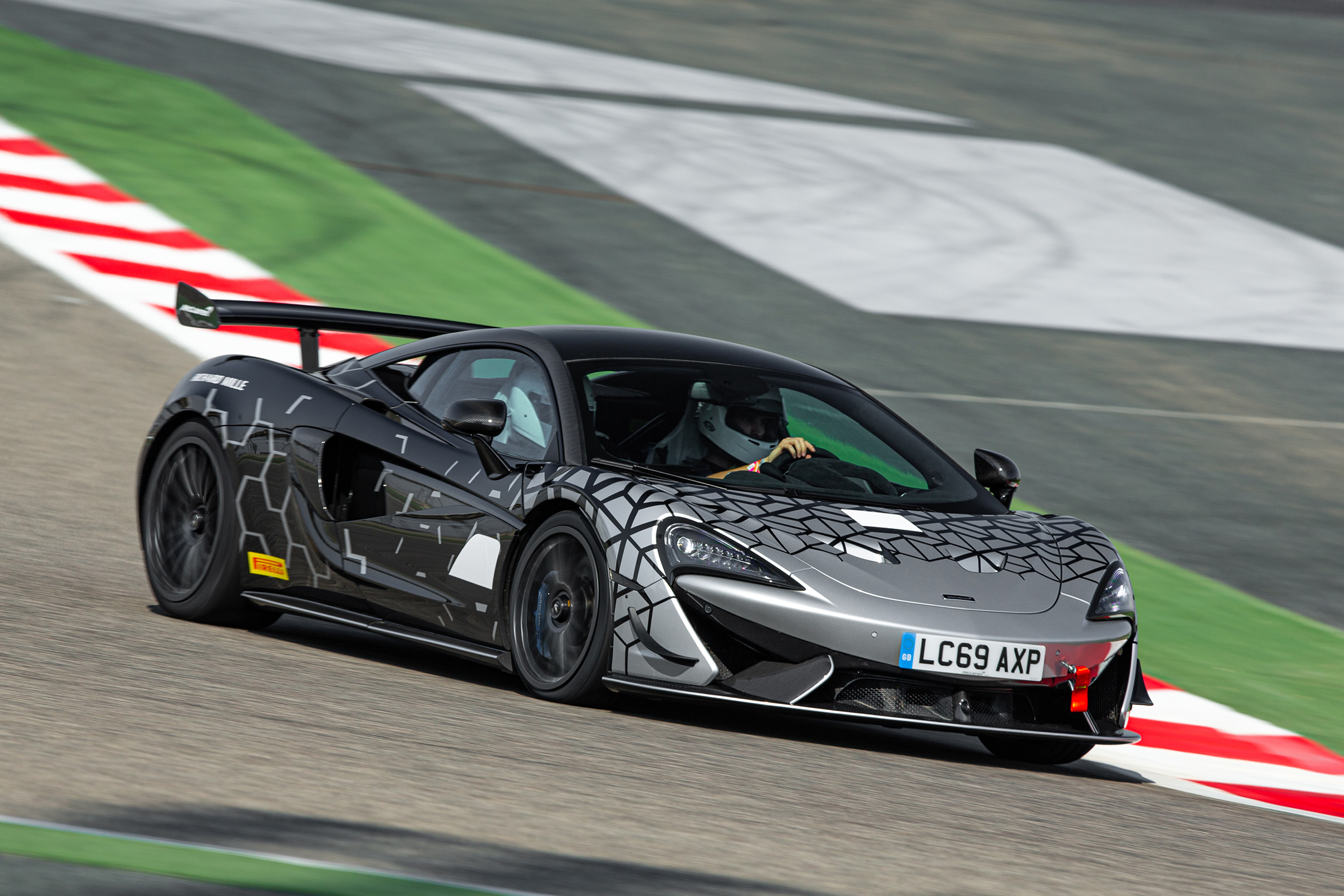 McLaren 620R - front cornering