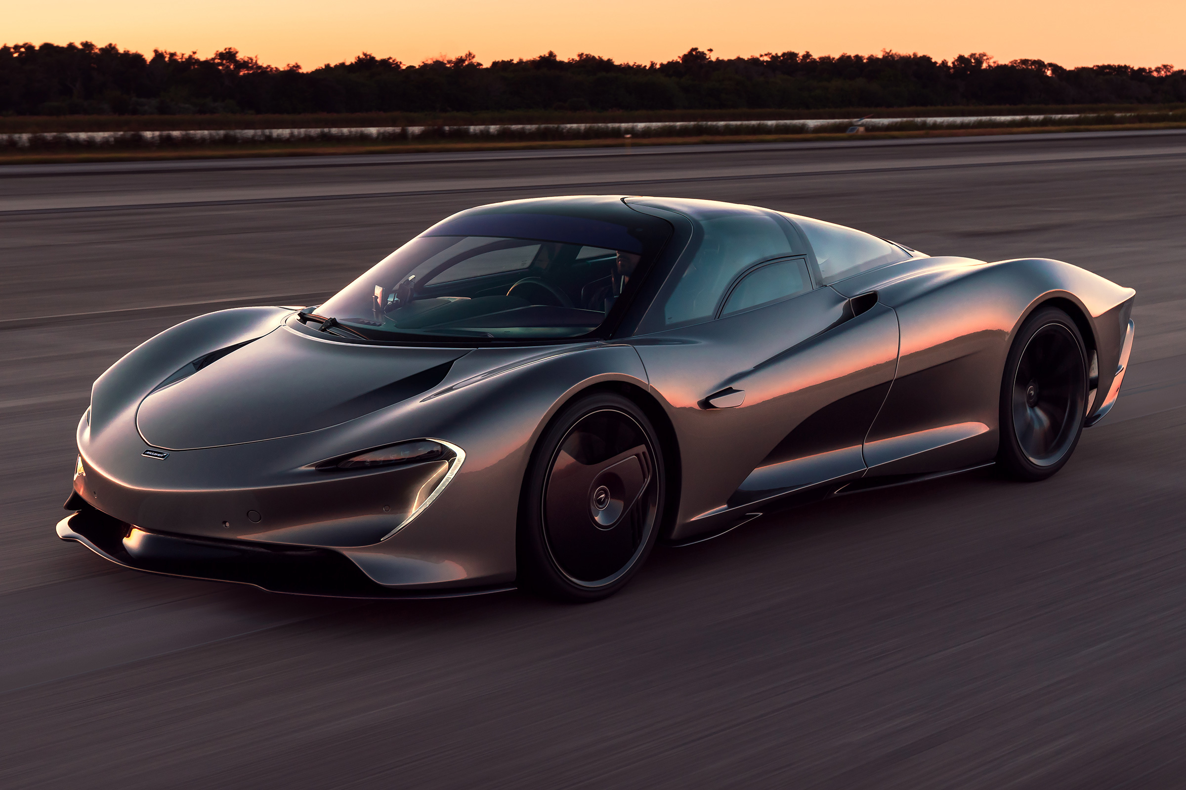 McLaren Speedtail - runway testing - front tracking