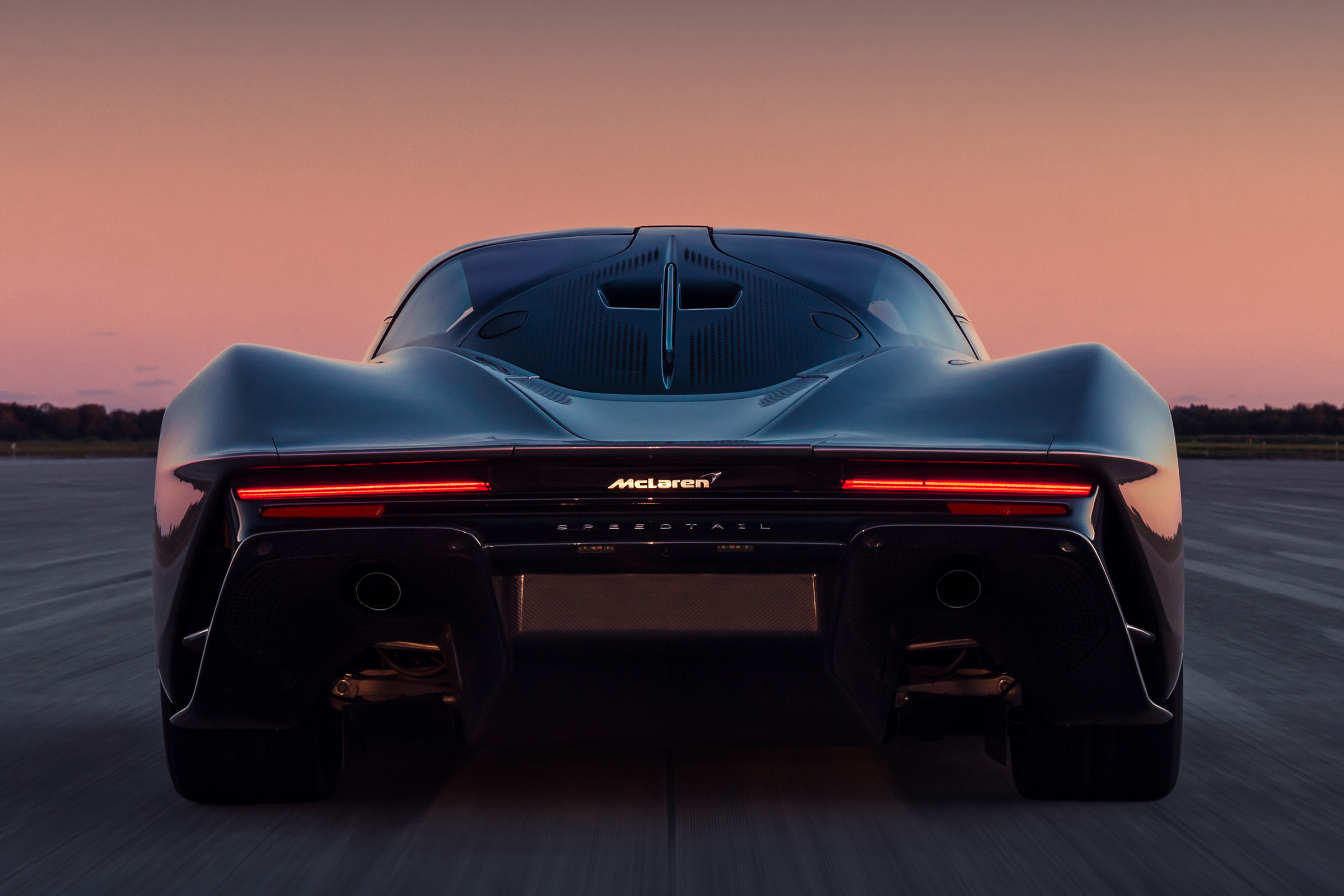 McLaren Speedtail - runway testing - rear static