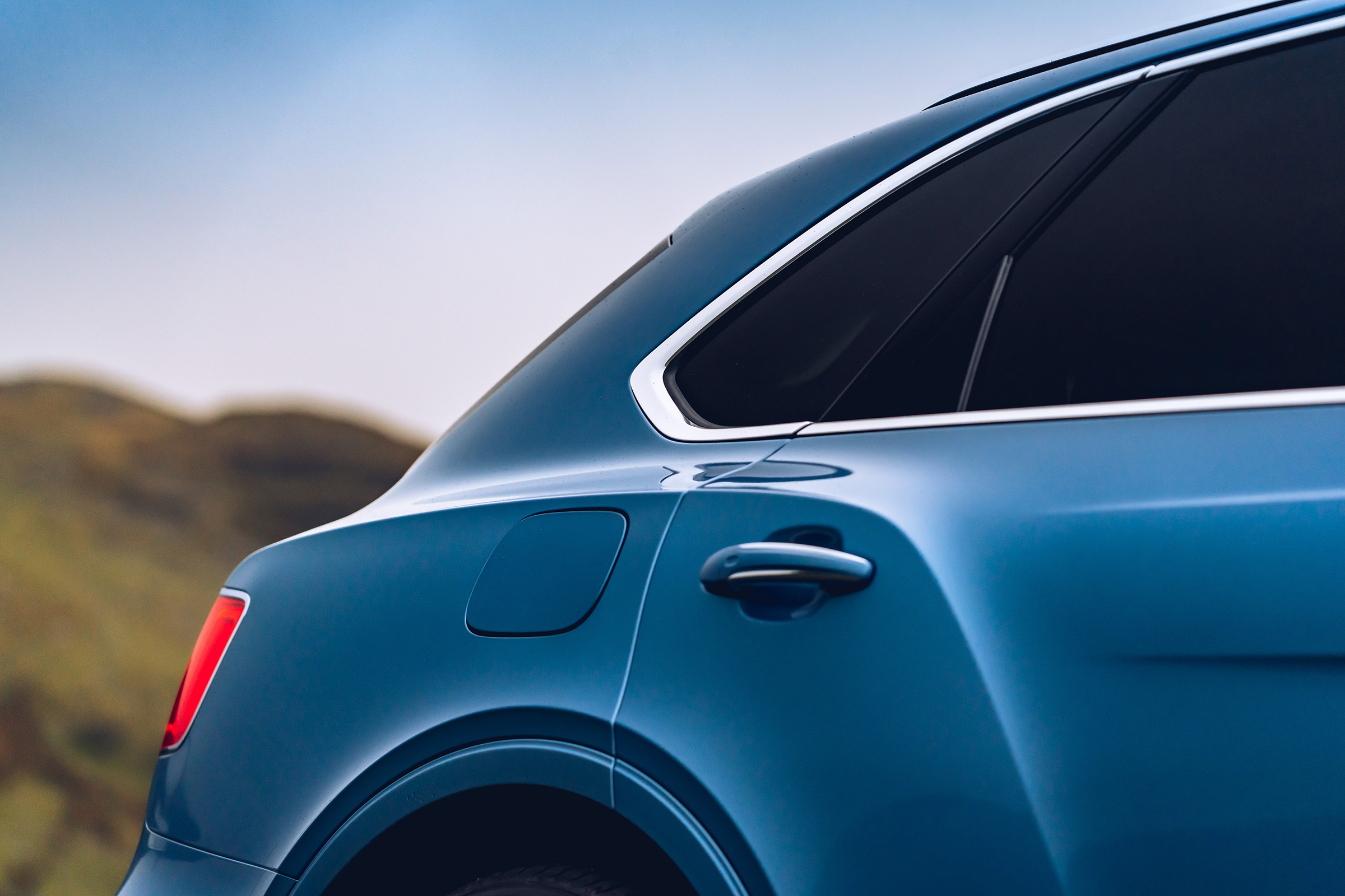 Bentley Bentayga Hybrid - rear