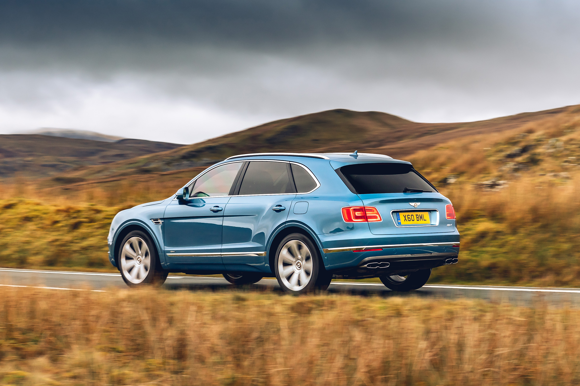Bentley Bentayga Hybrid - rear