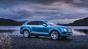 Bentley Bentayga Hybrid - side