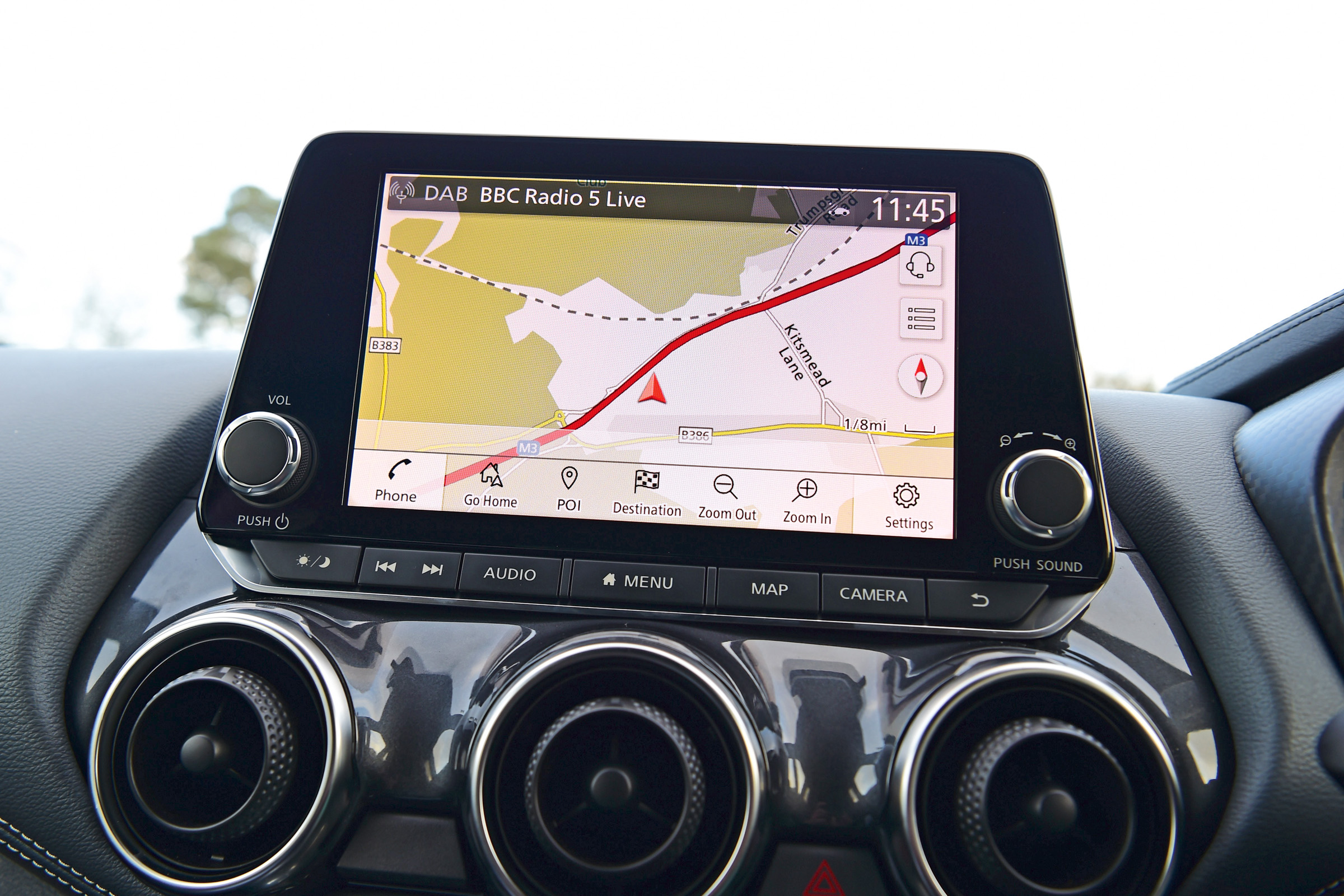 Nissan Juke sat nav