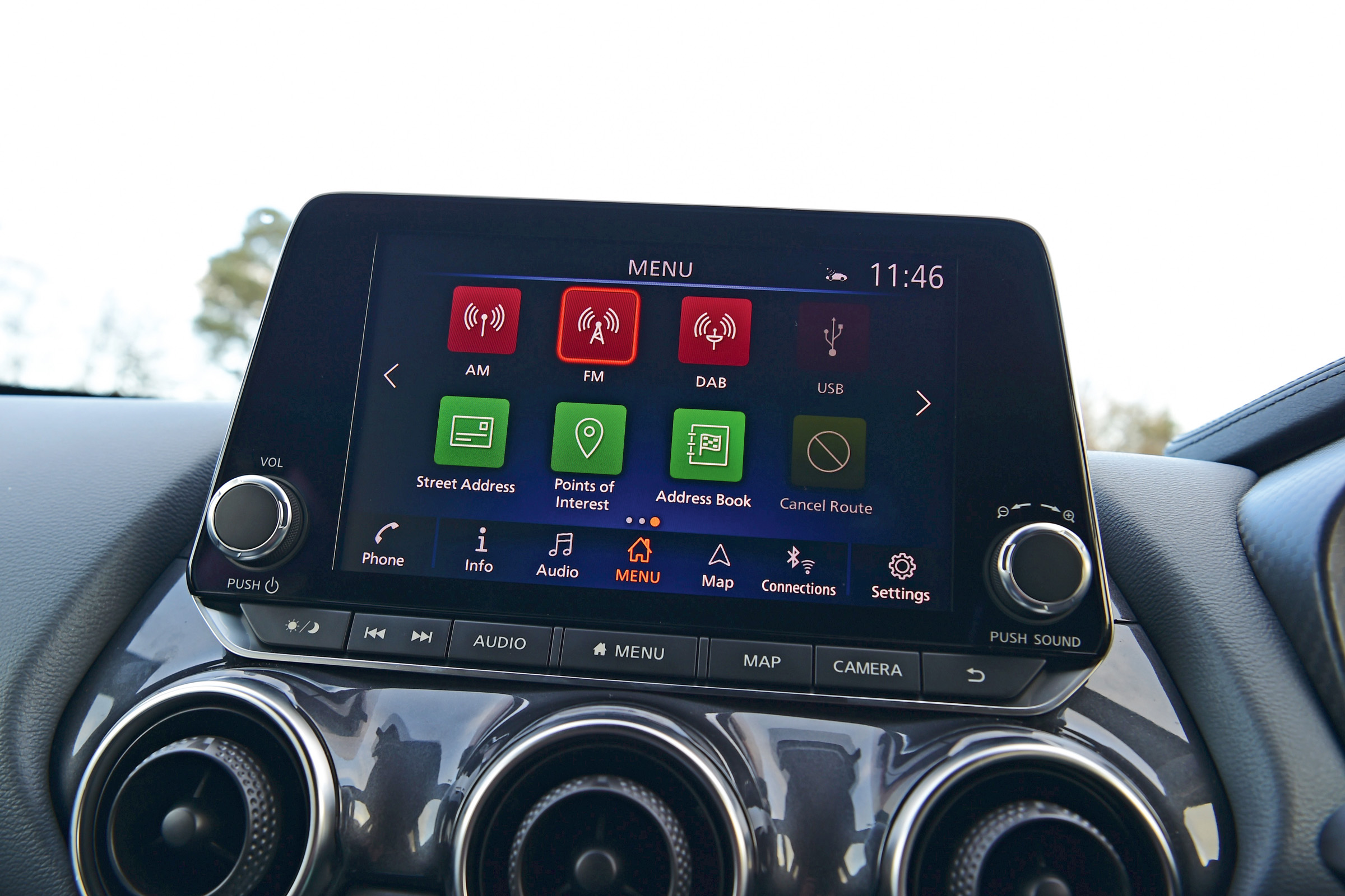 Nissan Juke infotainment