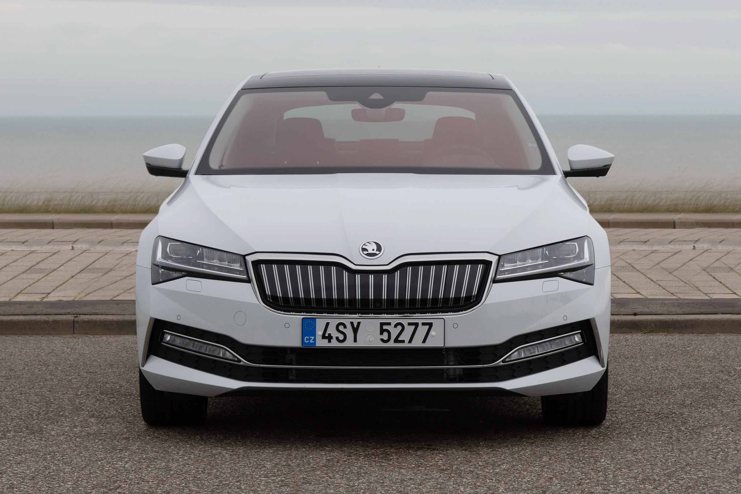 Skoda Superb iV - front static