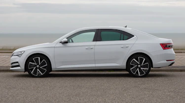 Skoda Superb iV - side static