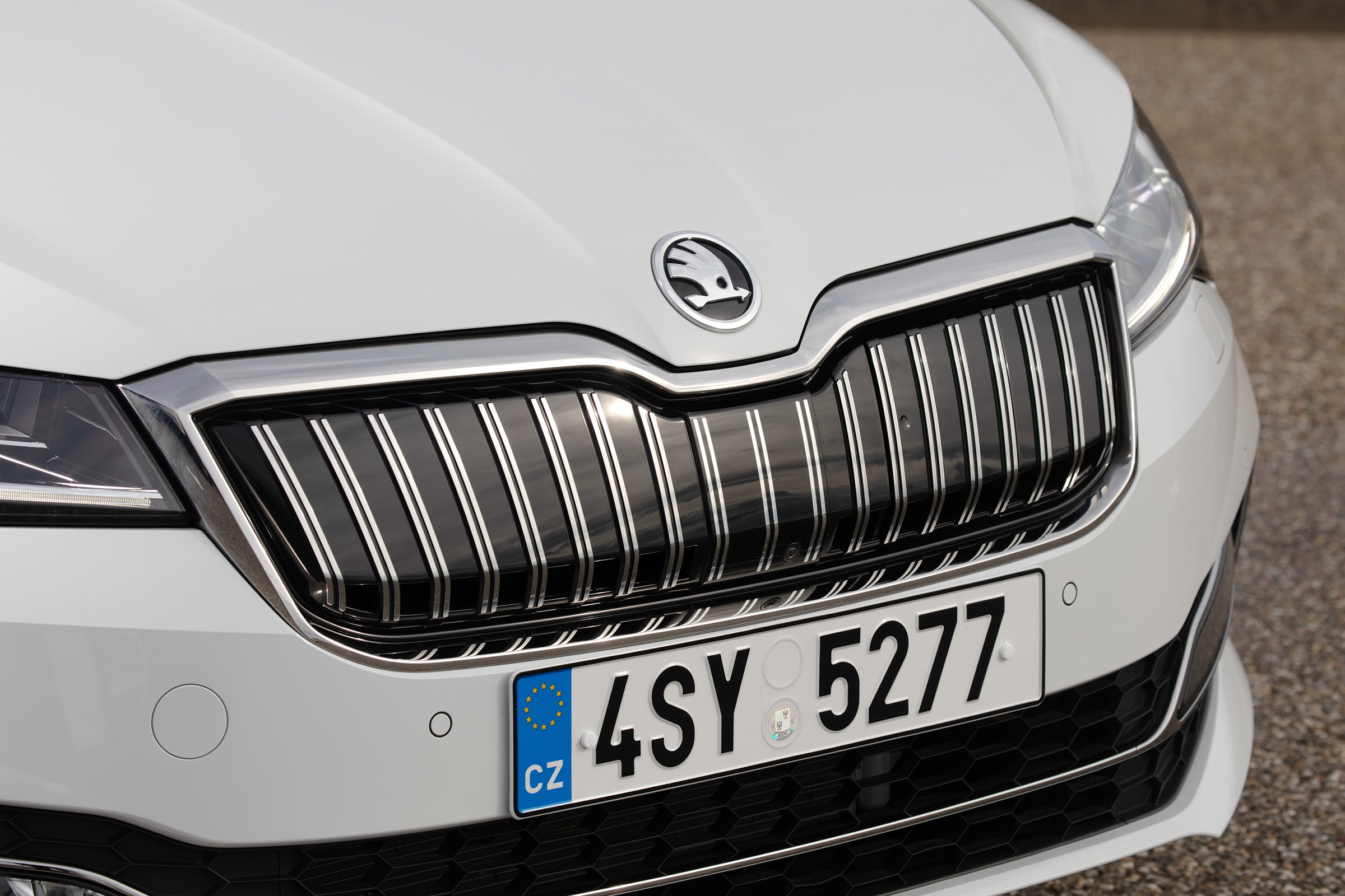 Skoda Superb iV - front grille