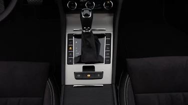 Skoda Superb iV - gear selector