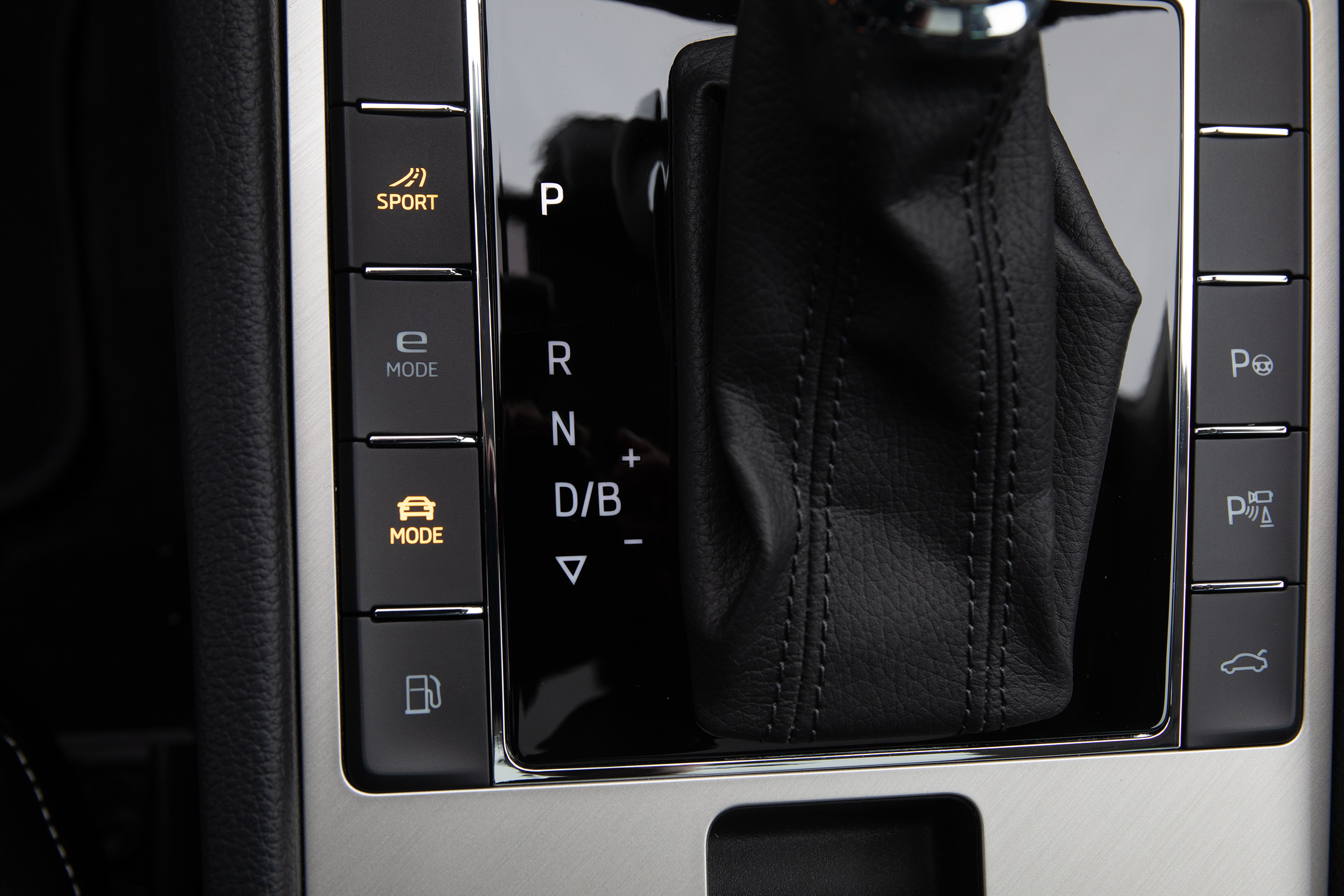 Skoda Superb iV - buttons