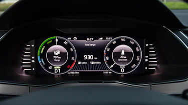 Skoda Superb iV - instrument binnacle