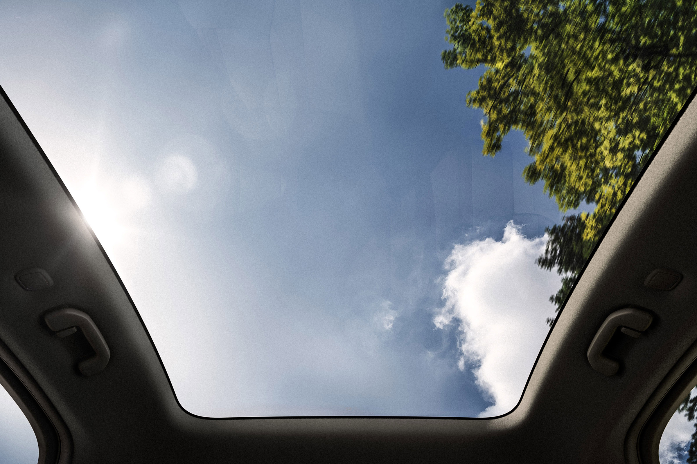 NIO EC6 - panoramic roof