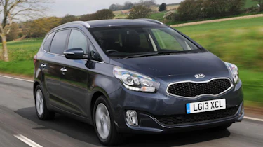 Used Kia Carens - front