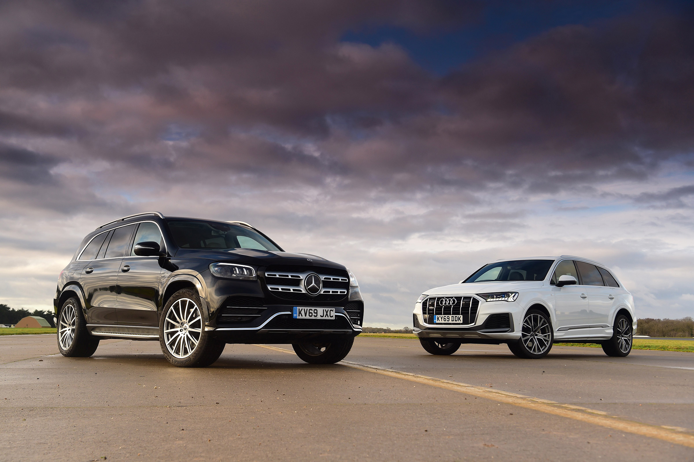 Mercedes GLS vs Audi Q7 - head-to-head