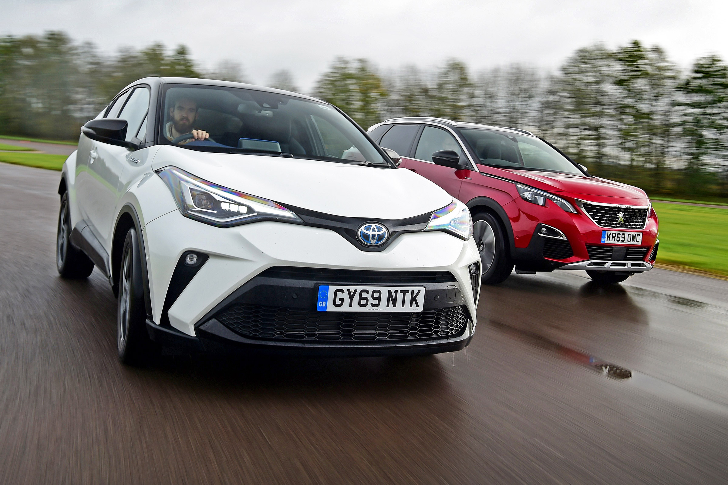 Toyota C-HR vs Peugeot 3008 - header