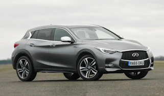 Used Infinti Q30 - front