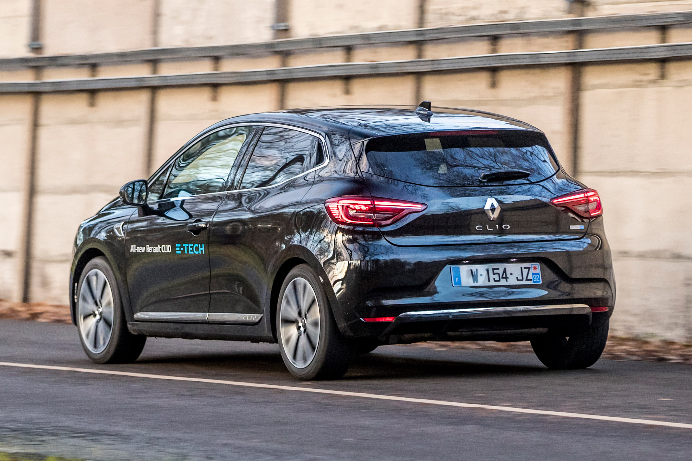Renault Clio E-Tech - rear