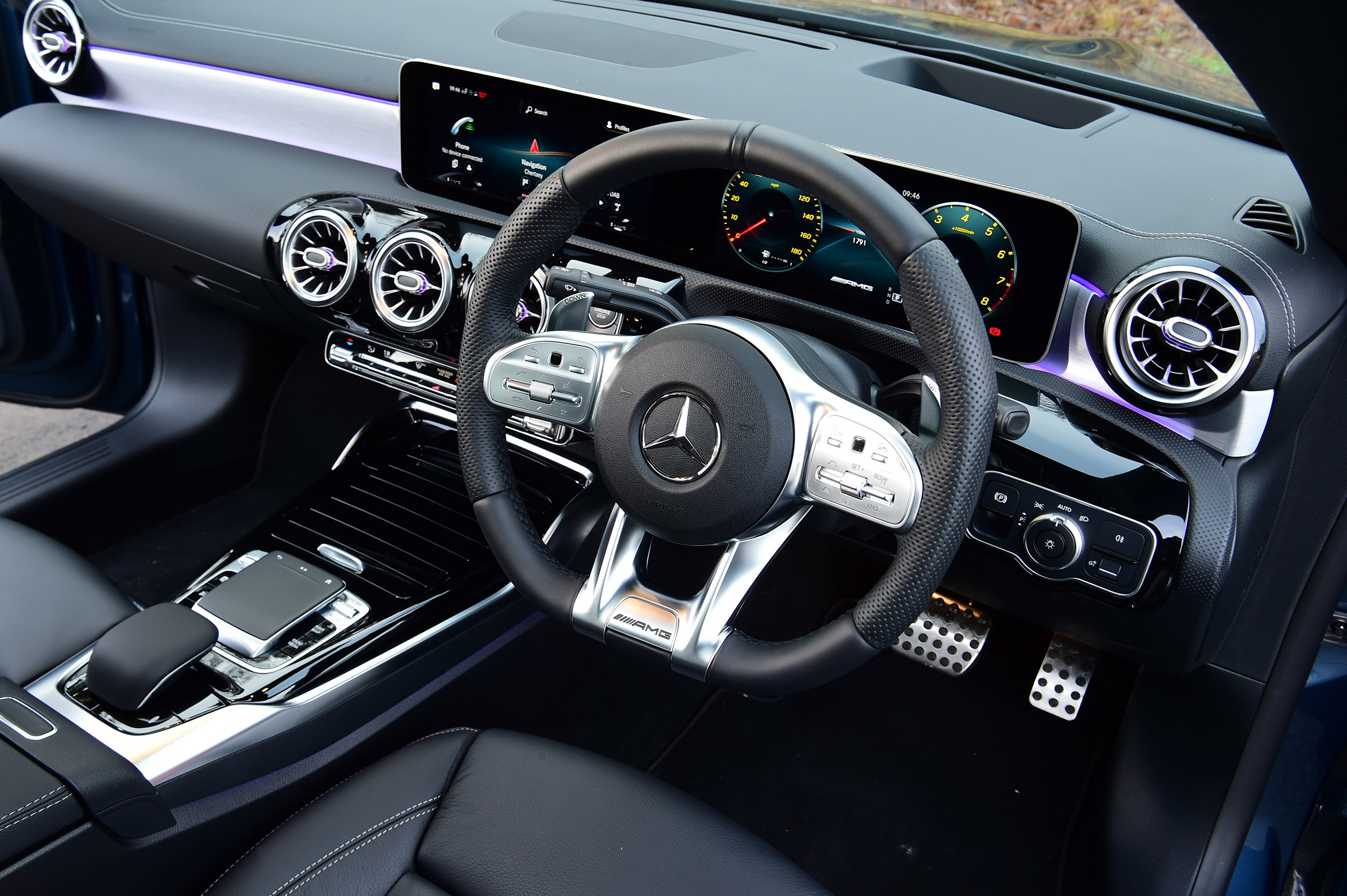 Mercedes-AMG CLA 35 - dash