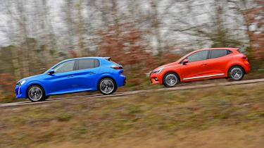 Peugeot 208 vs Renault Clio - side