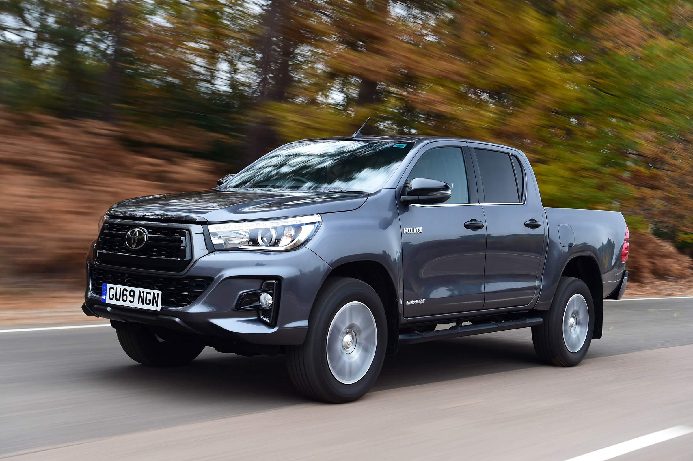 Toyota Hilux - front