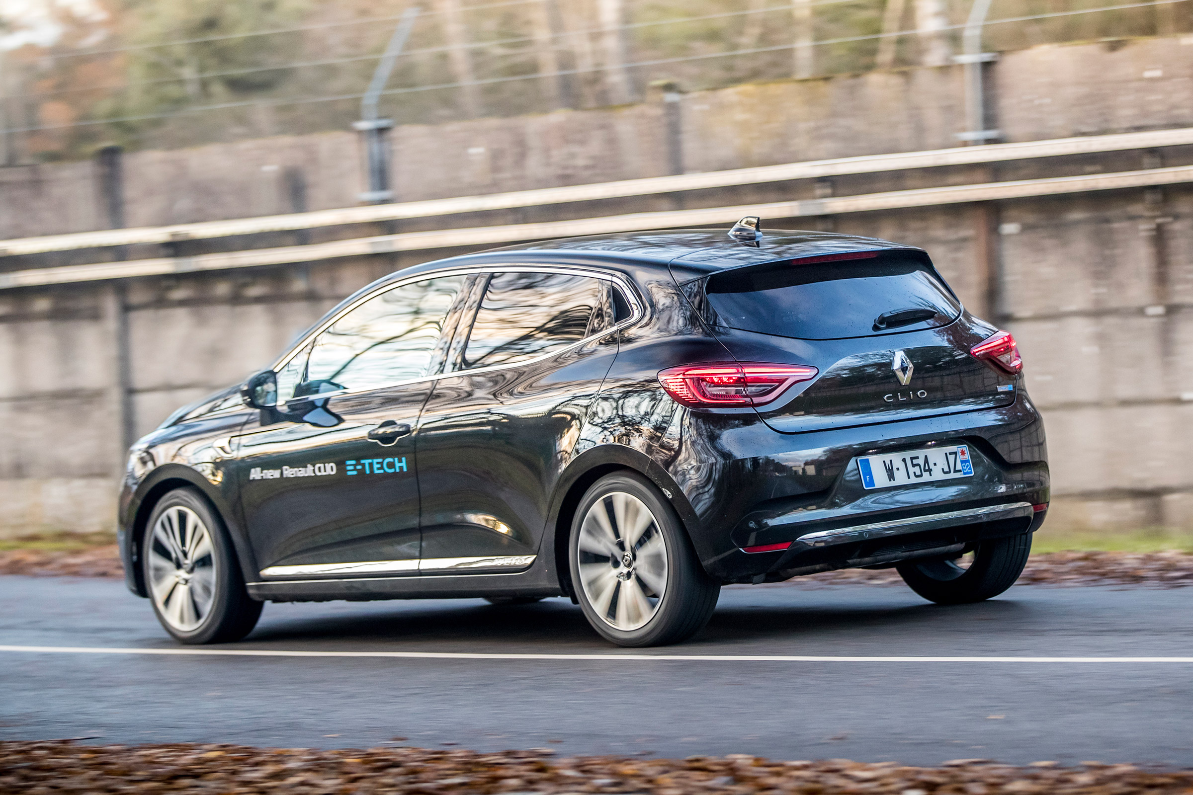 Renault Clio E-Tech - rear cornering