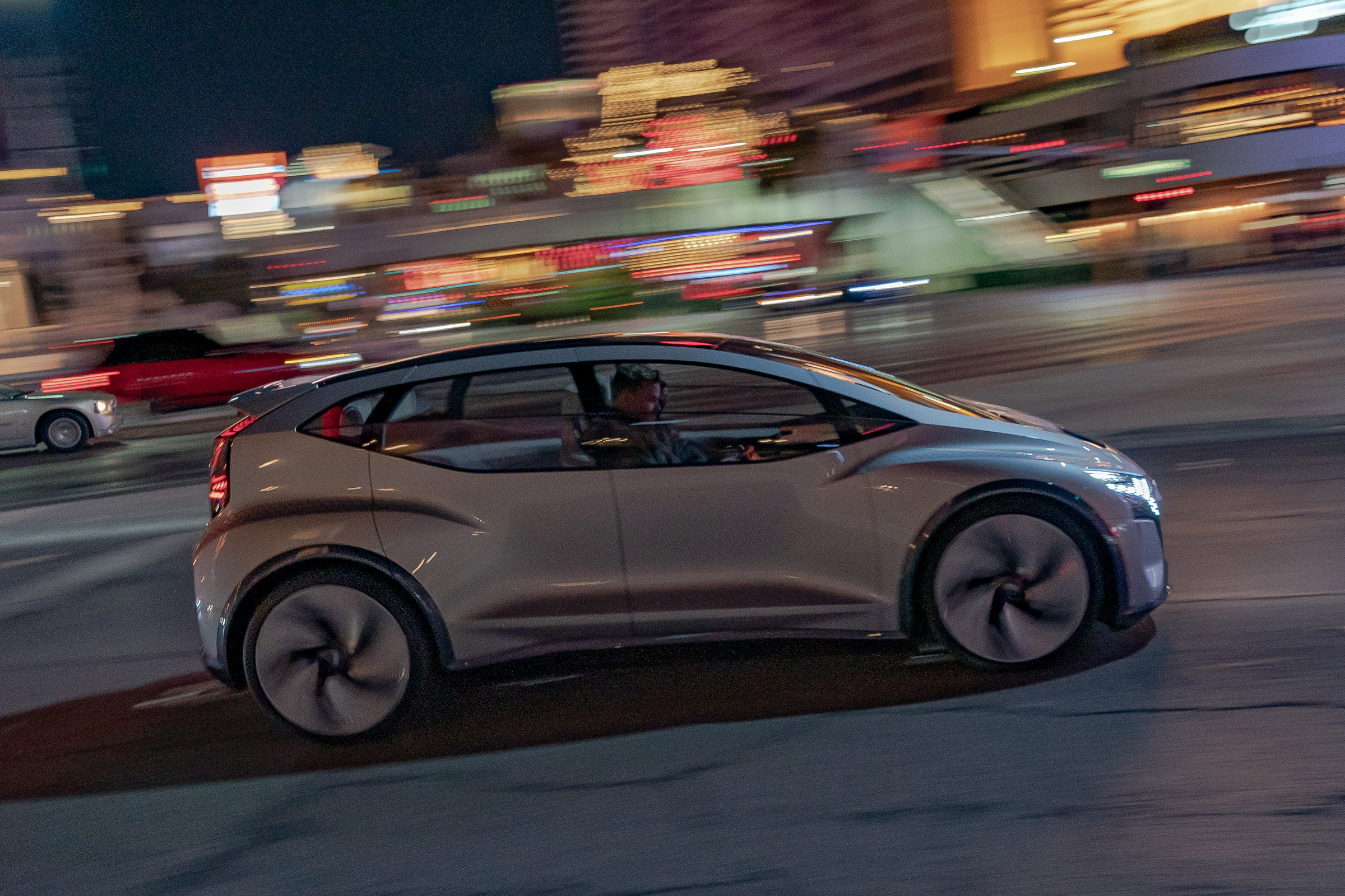 Audi AI:ME concept - side action