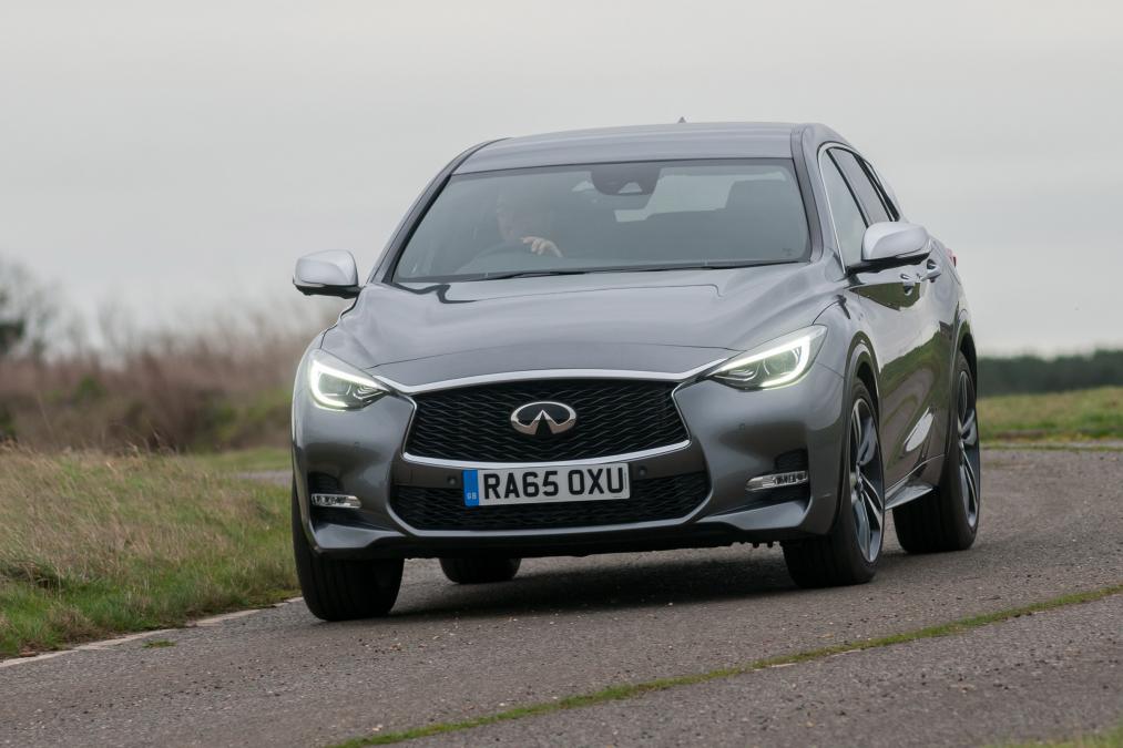 Used Infinti Q30 - front cornering