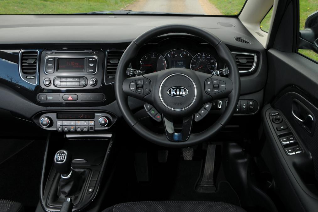 Used Kia Carens - dash