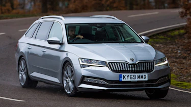 Skoda Superb iV Estate - front cornering