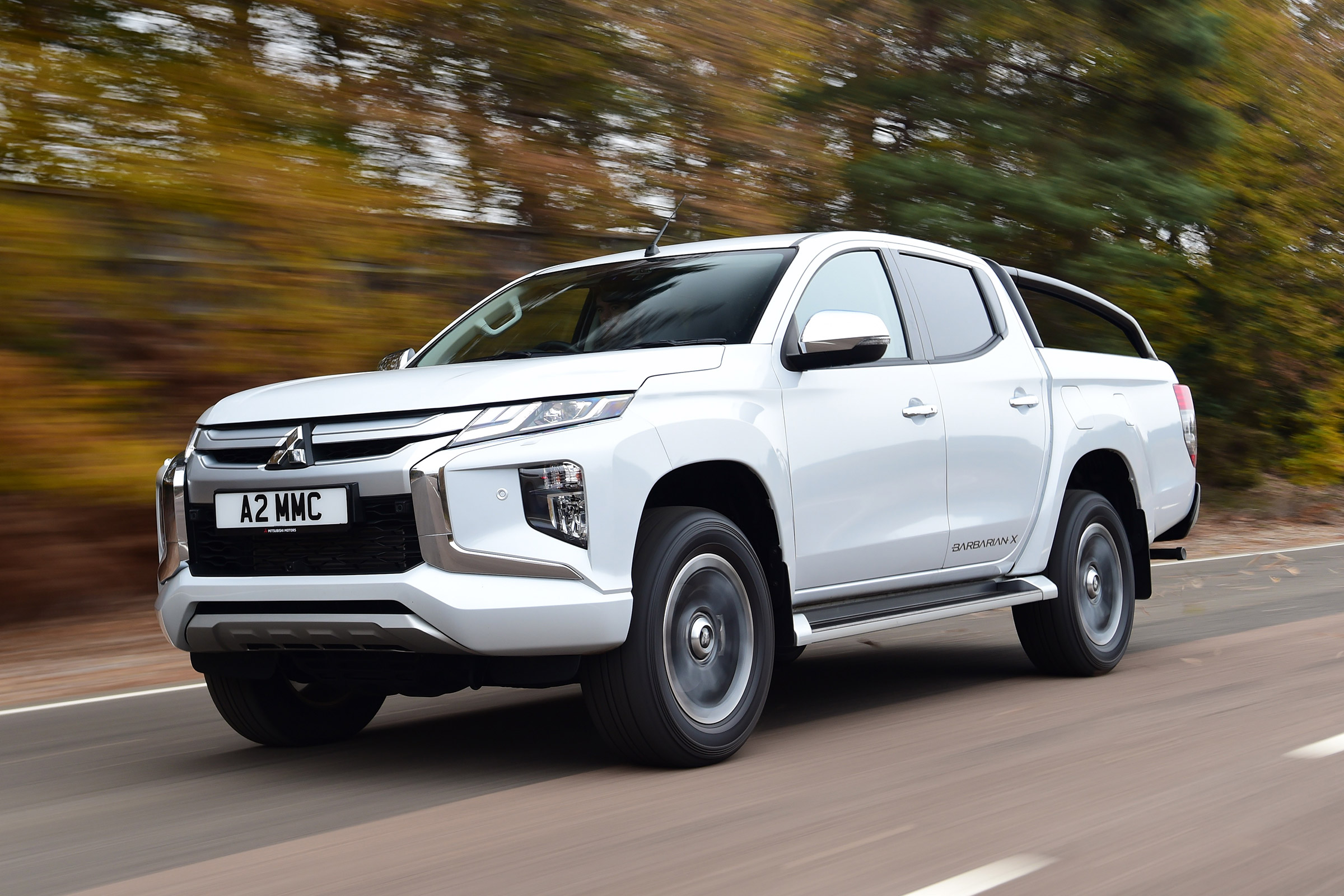 Mitsubishi L200 - front