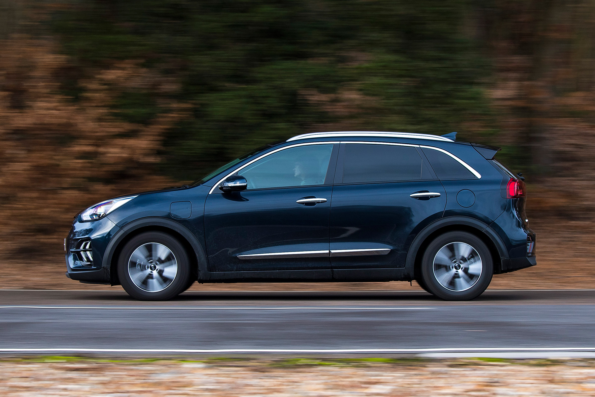 Kia Niro PHEV - side