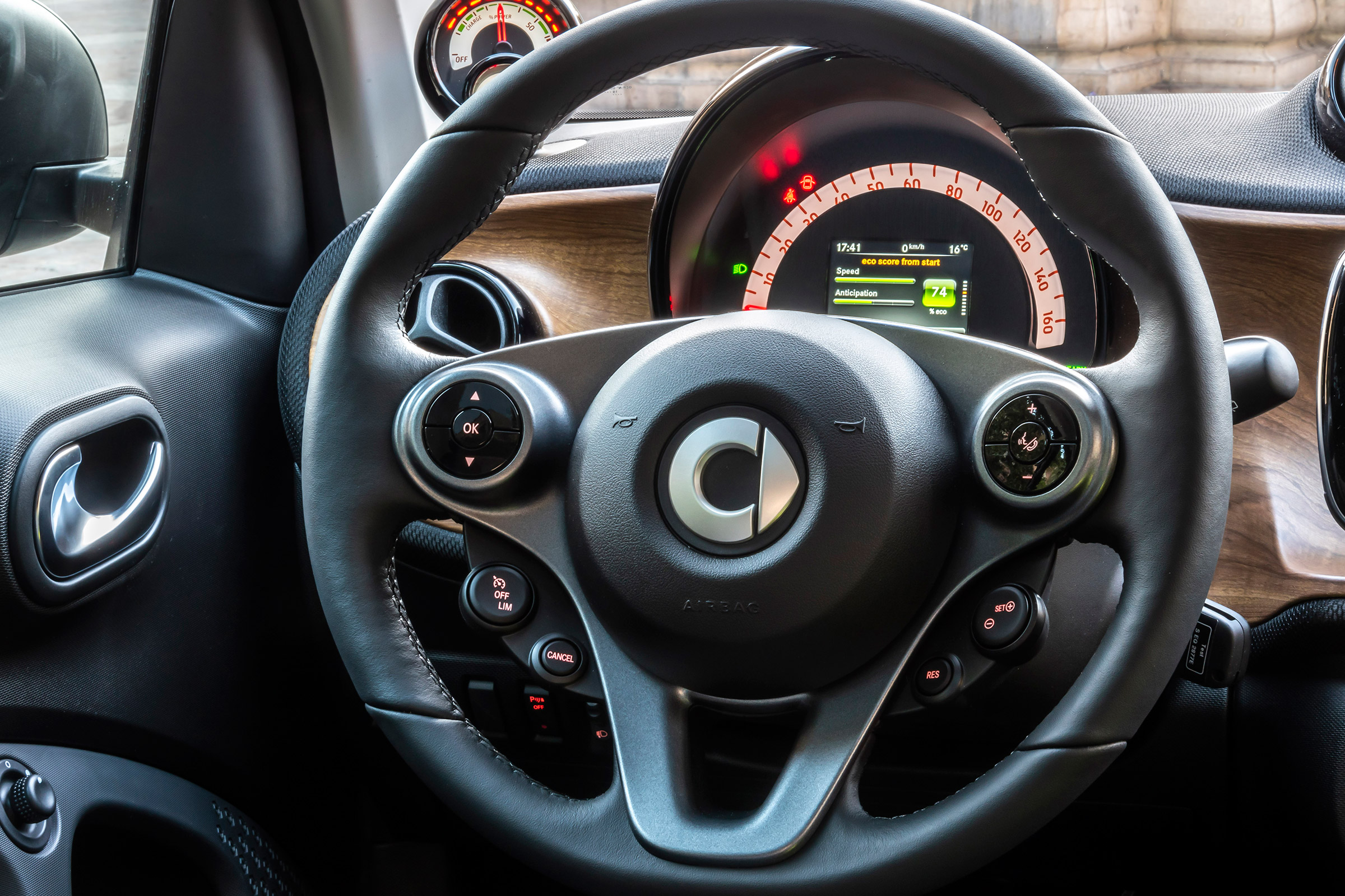 Smart EQ ForTwo - steering wheel