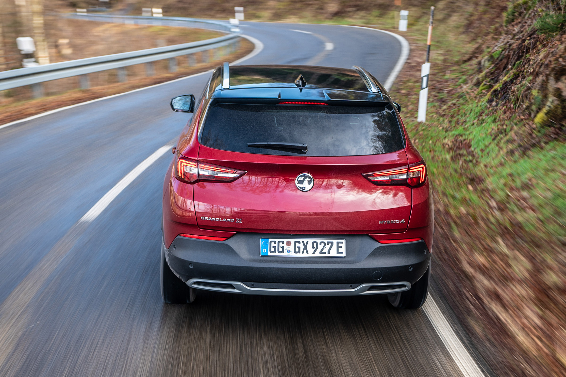 Vauxhall Grandland X Hybrid4 - rear action