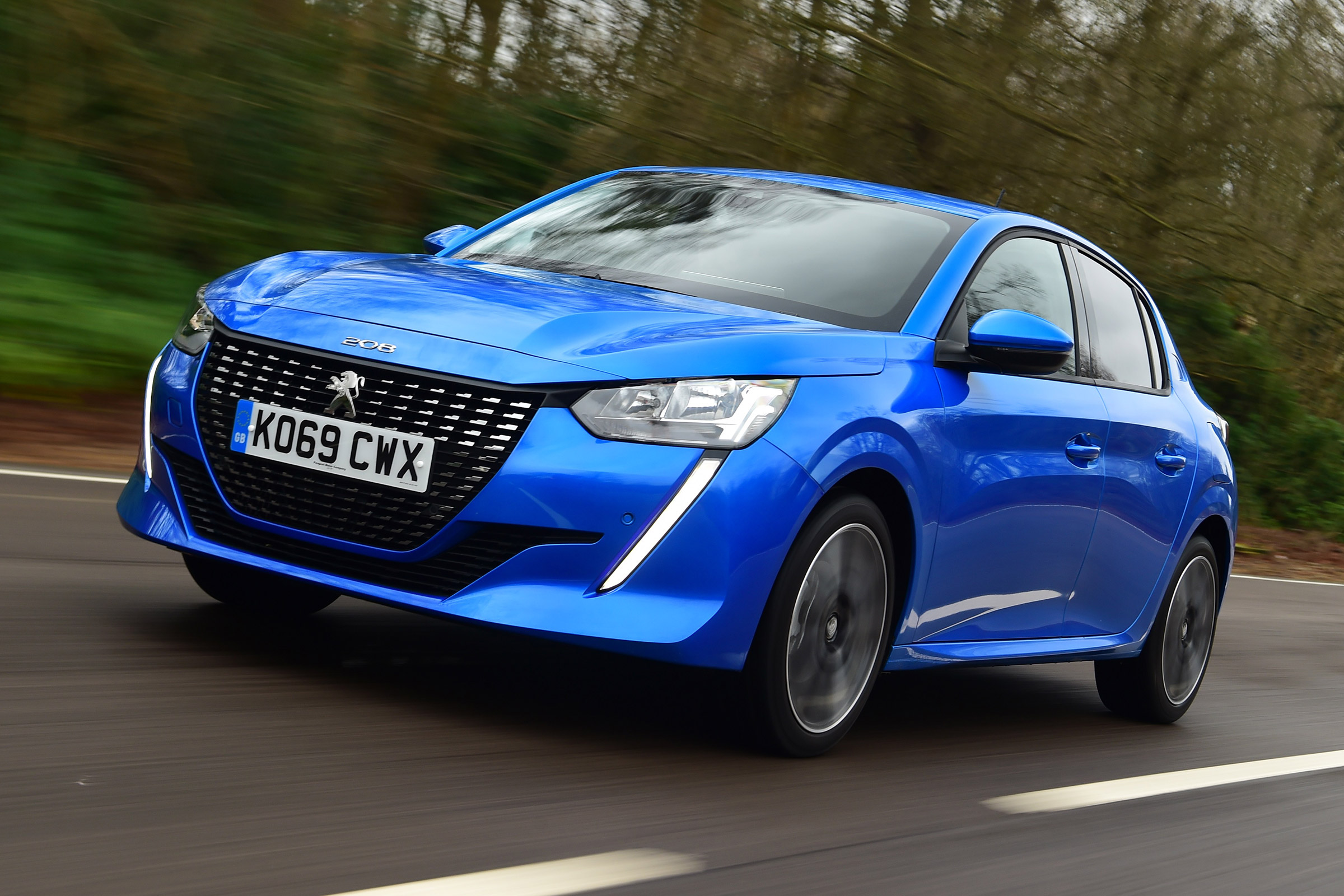 Peugeot 208 - front