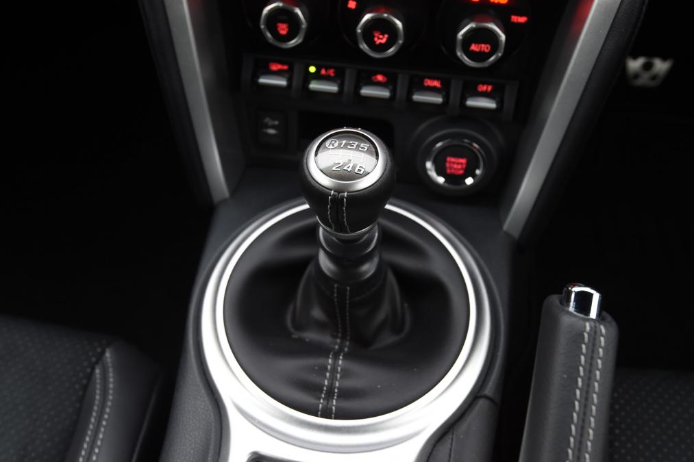 Used Toyota GT86 - transmission