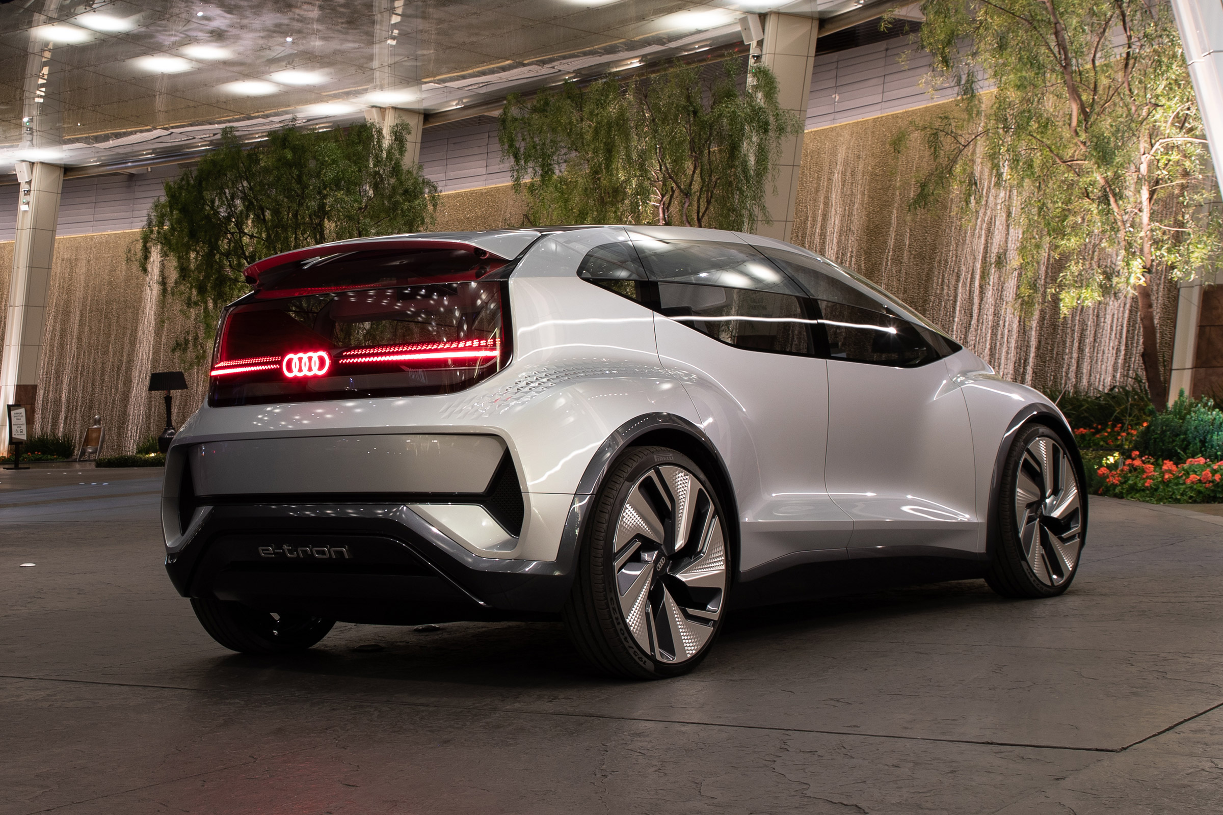 Audi AI:ME concept - rear static