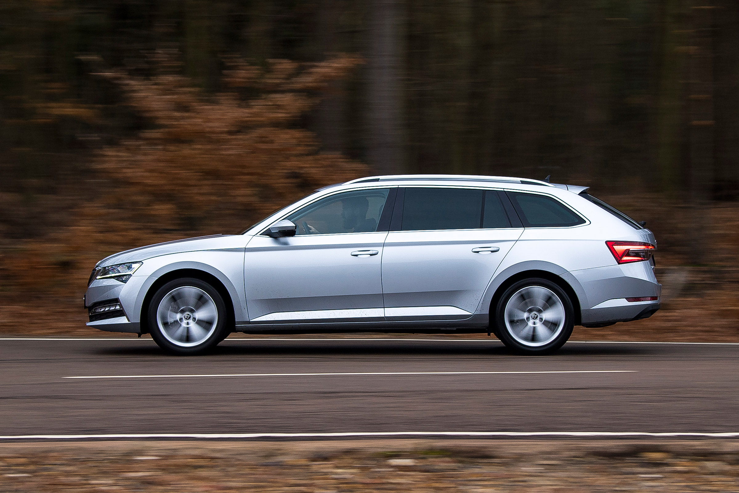 Skoda Superb iV Estate - side