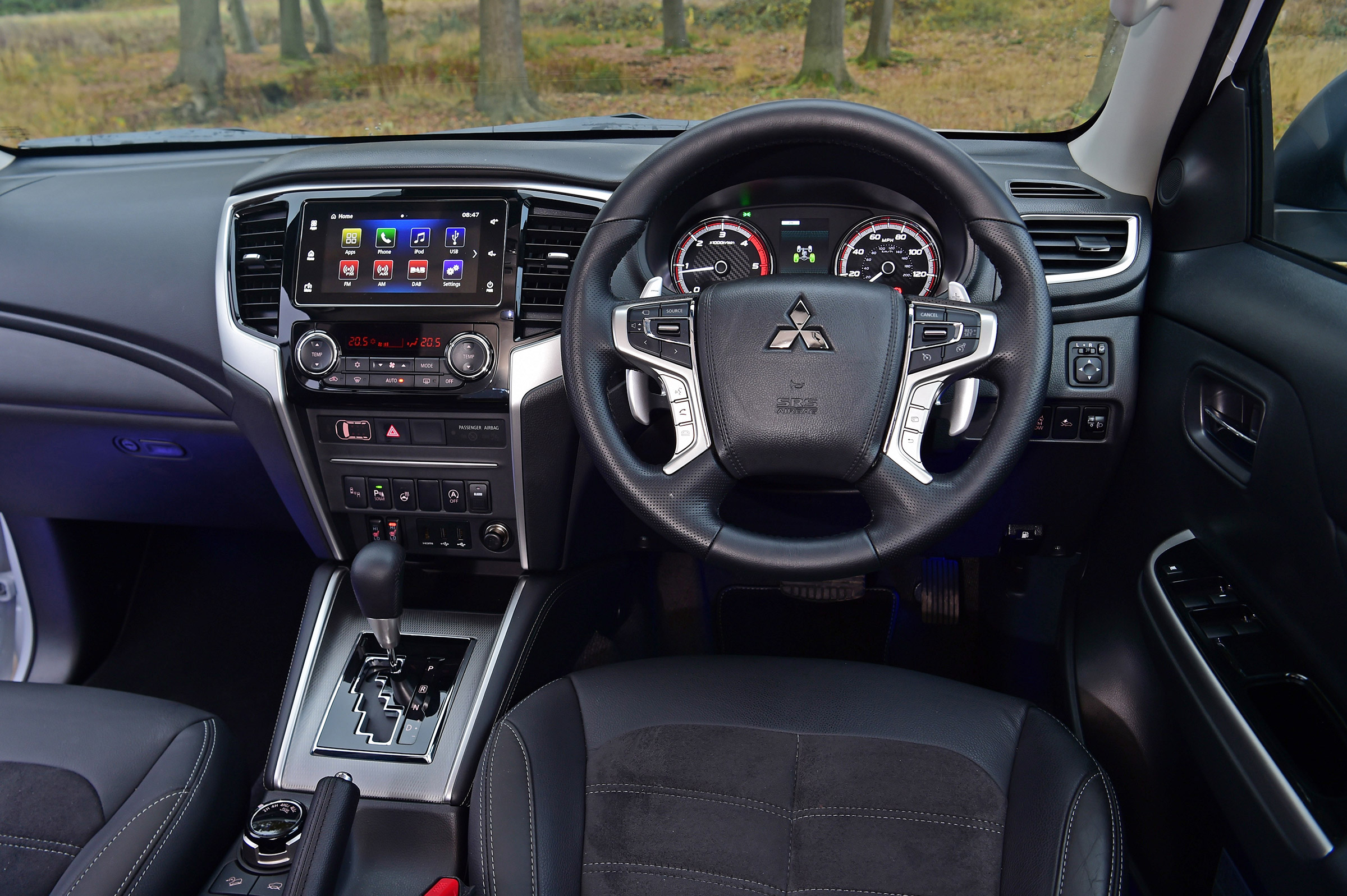 Mitsubishi L200 - dash
