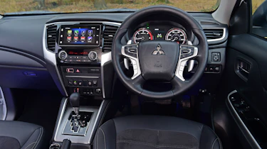 Mitsubishi L200 - dash