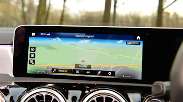Mercedes-AMG CLA 35 - sat-nav