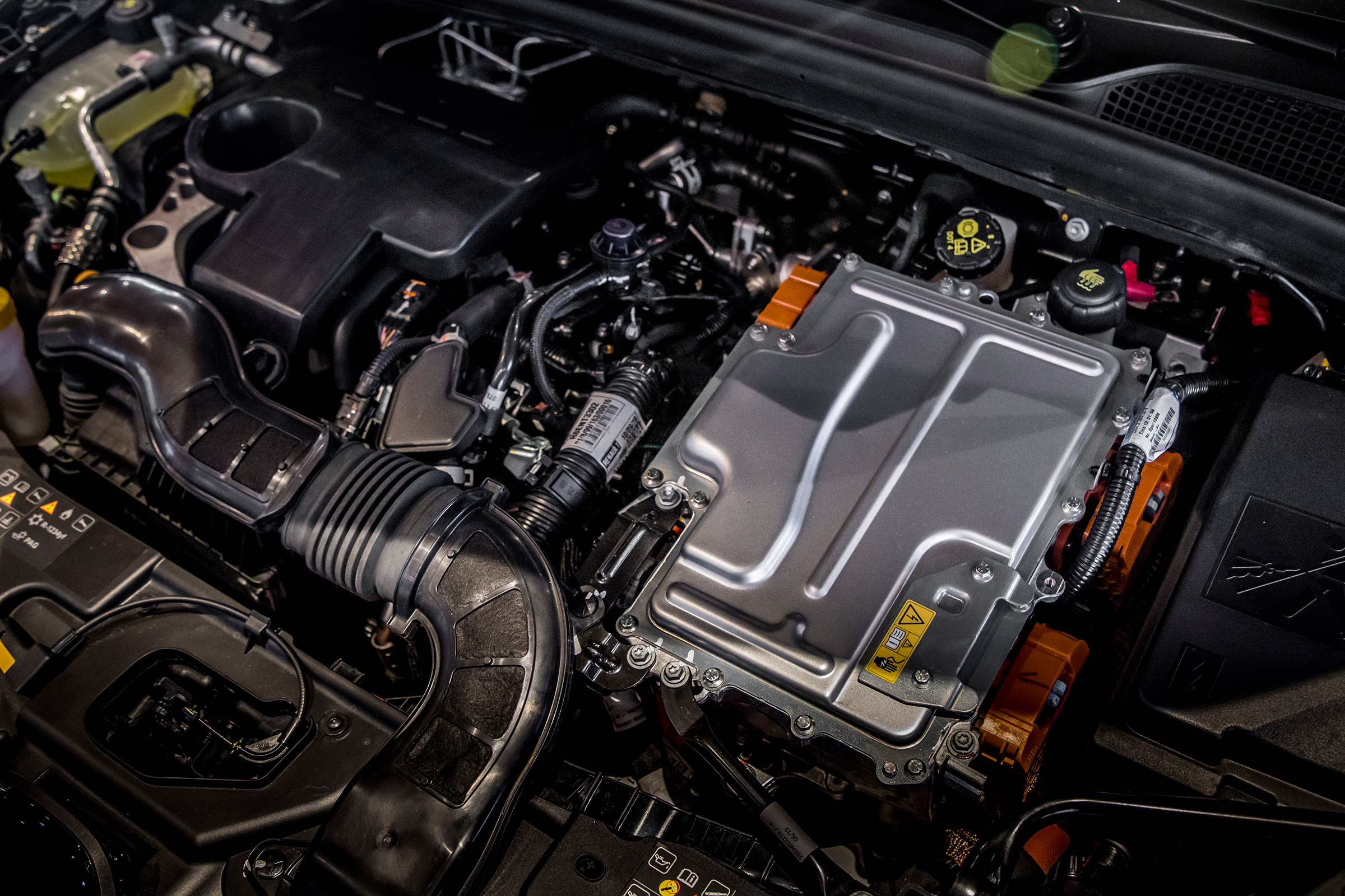 Renault Clio E-Tech - engine