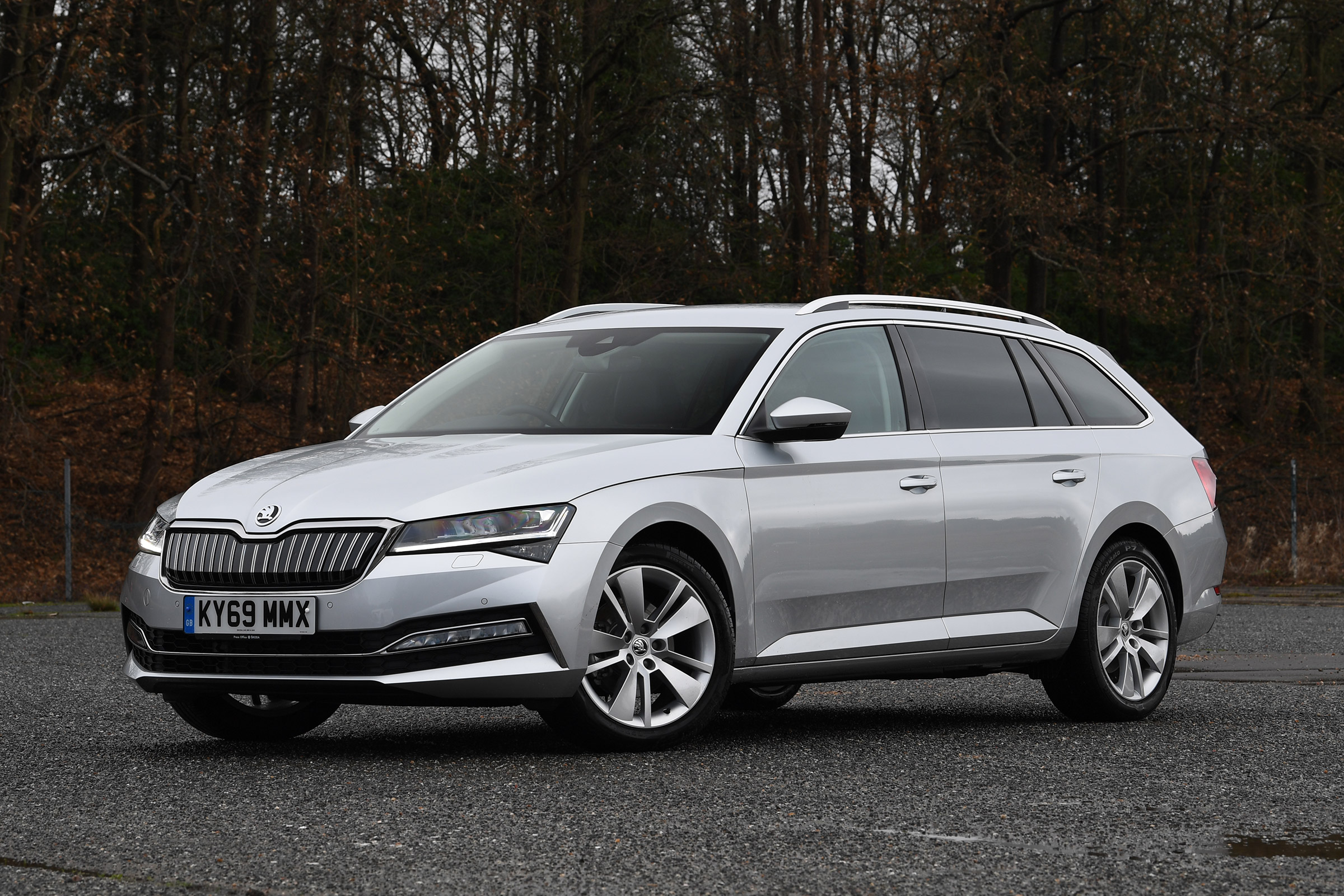 Skoda Superb iV Estate - front static