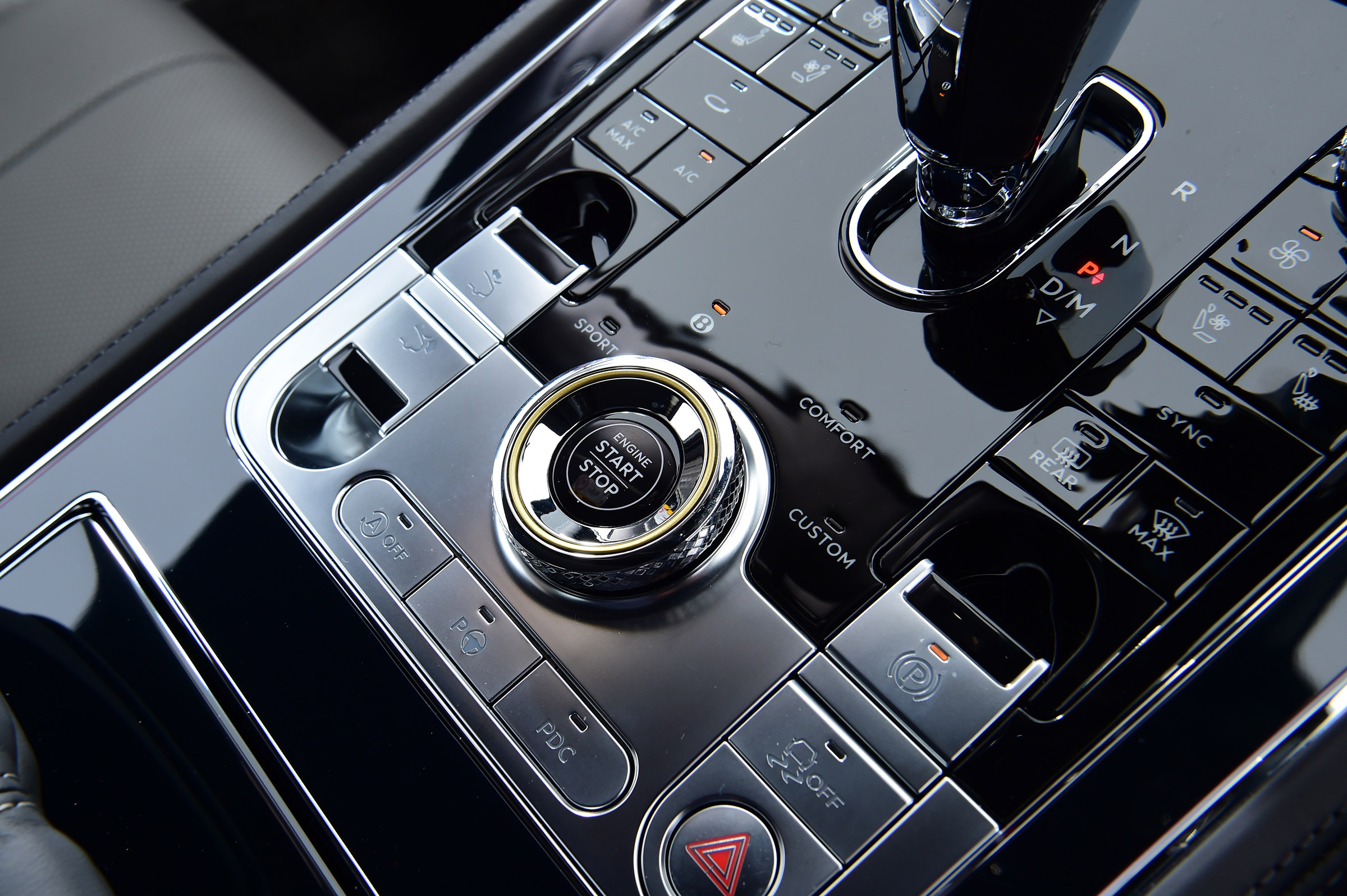 Bentley Continental GT V8 - interior detail