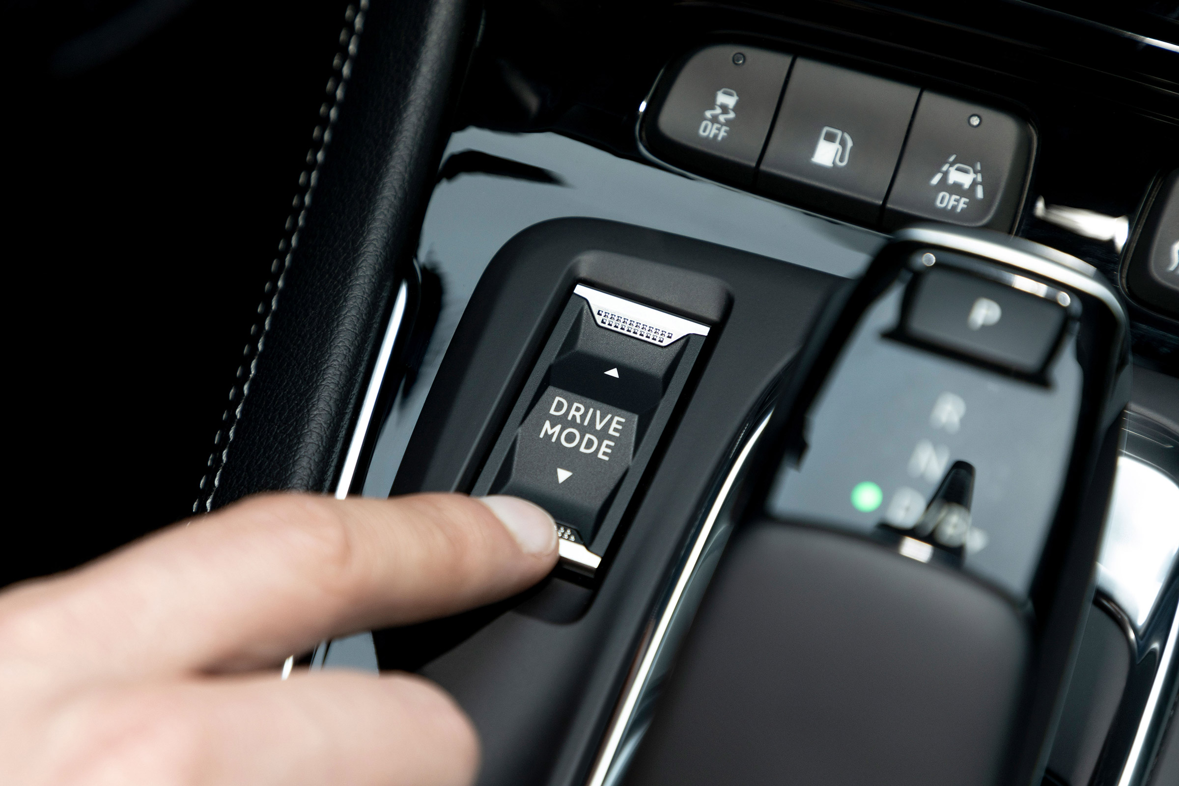 Vauxhall Grandland X Hybrid4 - drive mode
