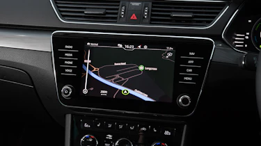 Skoda Superb iV Estate - sat-nav