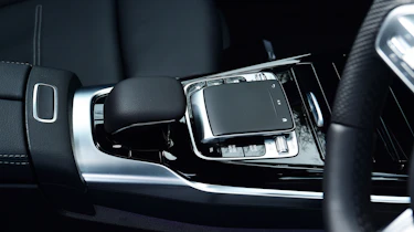 Mercedes-AMG CLA 35 - centre console