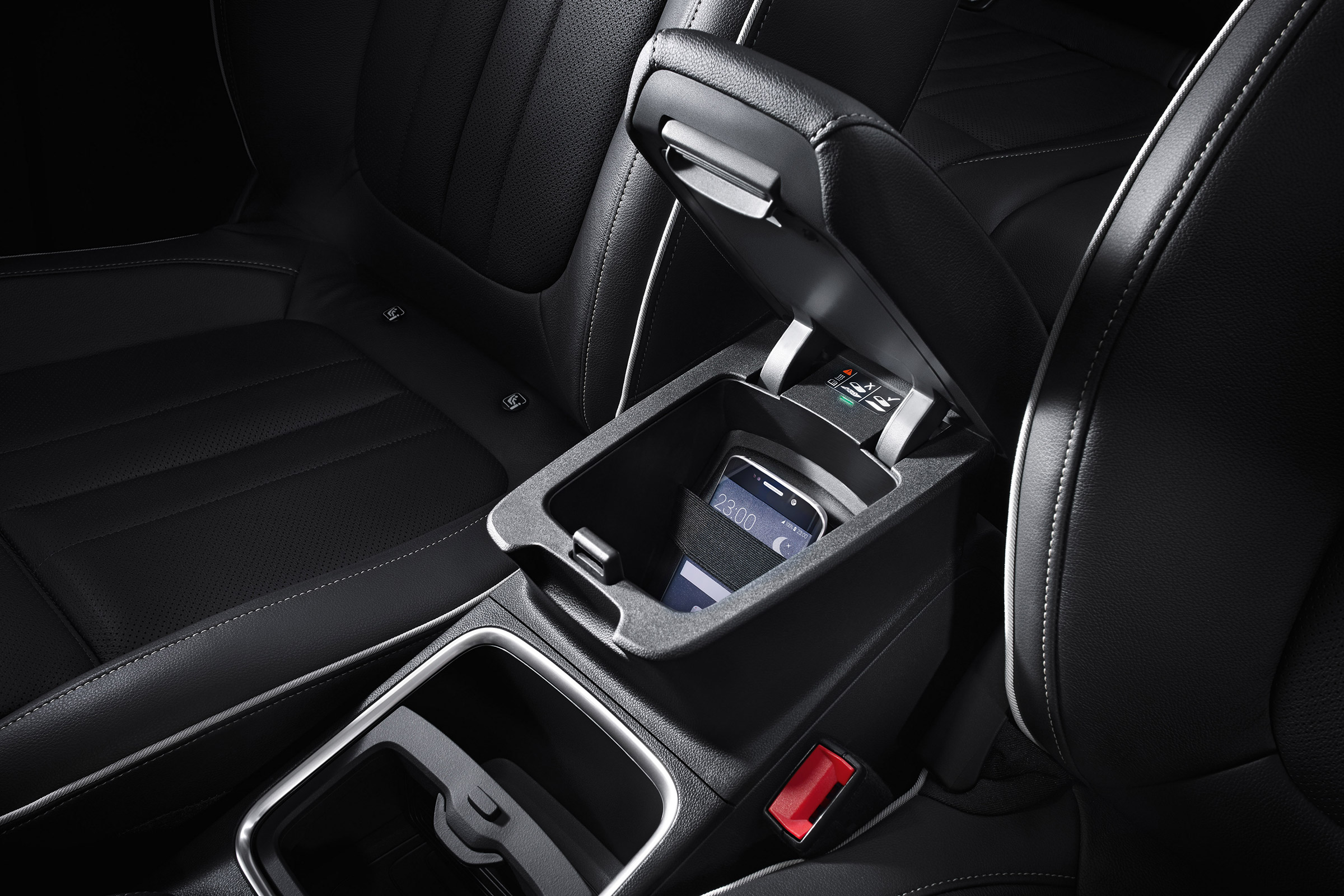 Vauxhall Grandland X Hybrid4 - interior