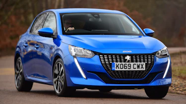 Peugeot 208 - front cornering