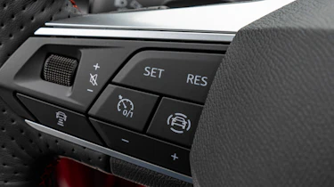SEAT Leon - steering wheel buttons