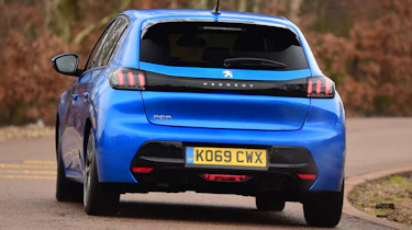 Peugeot 208 - rear cornering