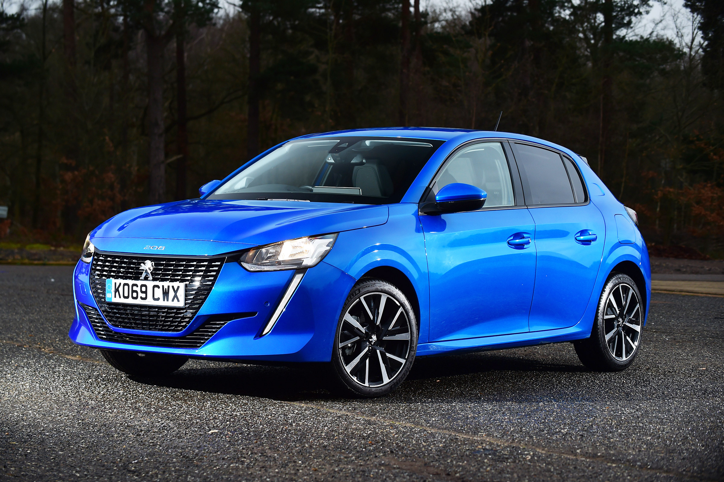 Peugeot 208 - front static